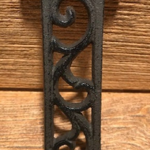 Cast Iron Letter "I" 4 5/8"tall Ornate Raw Cast Iron Ready to Paint 0184-0557-I - Picture 1 of 16